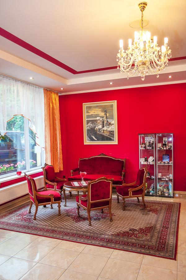 Hotel Savoy เชสเกบูดิเยโจวิตเซ ภายนอก รูปภาพ